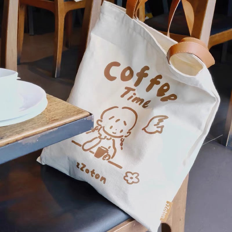 zZoton Molinta Large Tote Bag