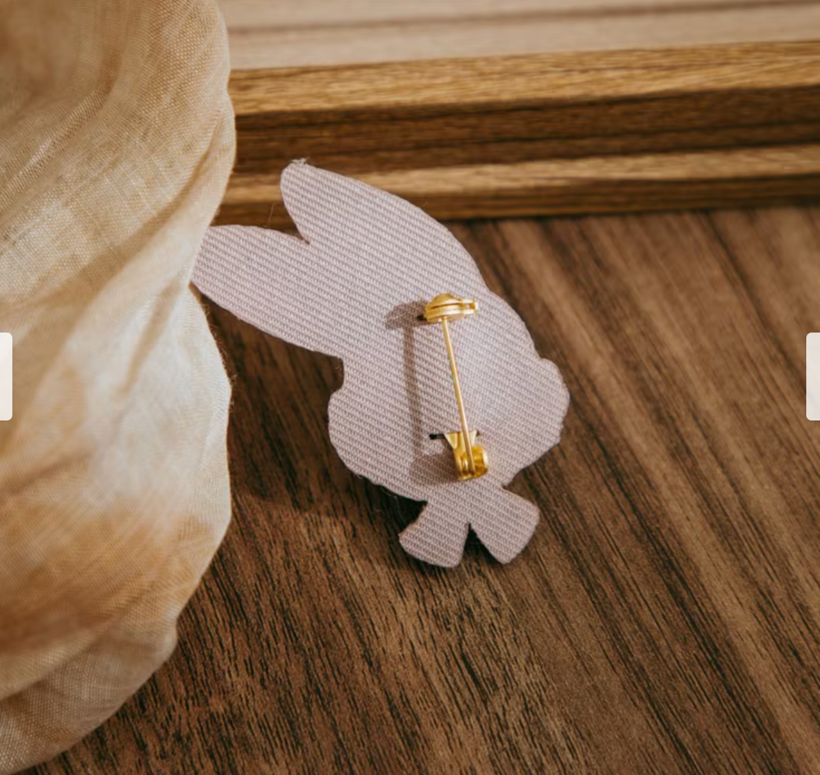 wwiinngg Embroidered Pin - Grey Bunny