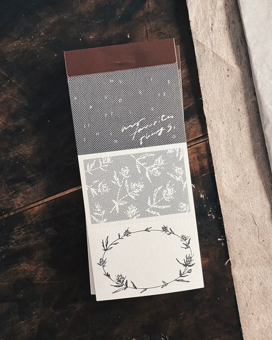 Somesortof.fern Label Book - Dots and Wreath