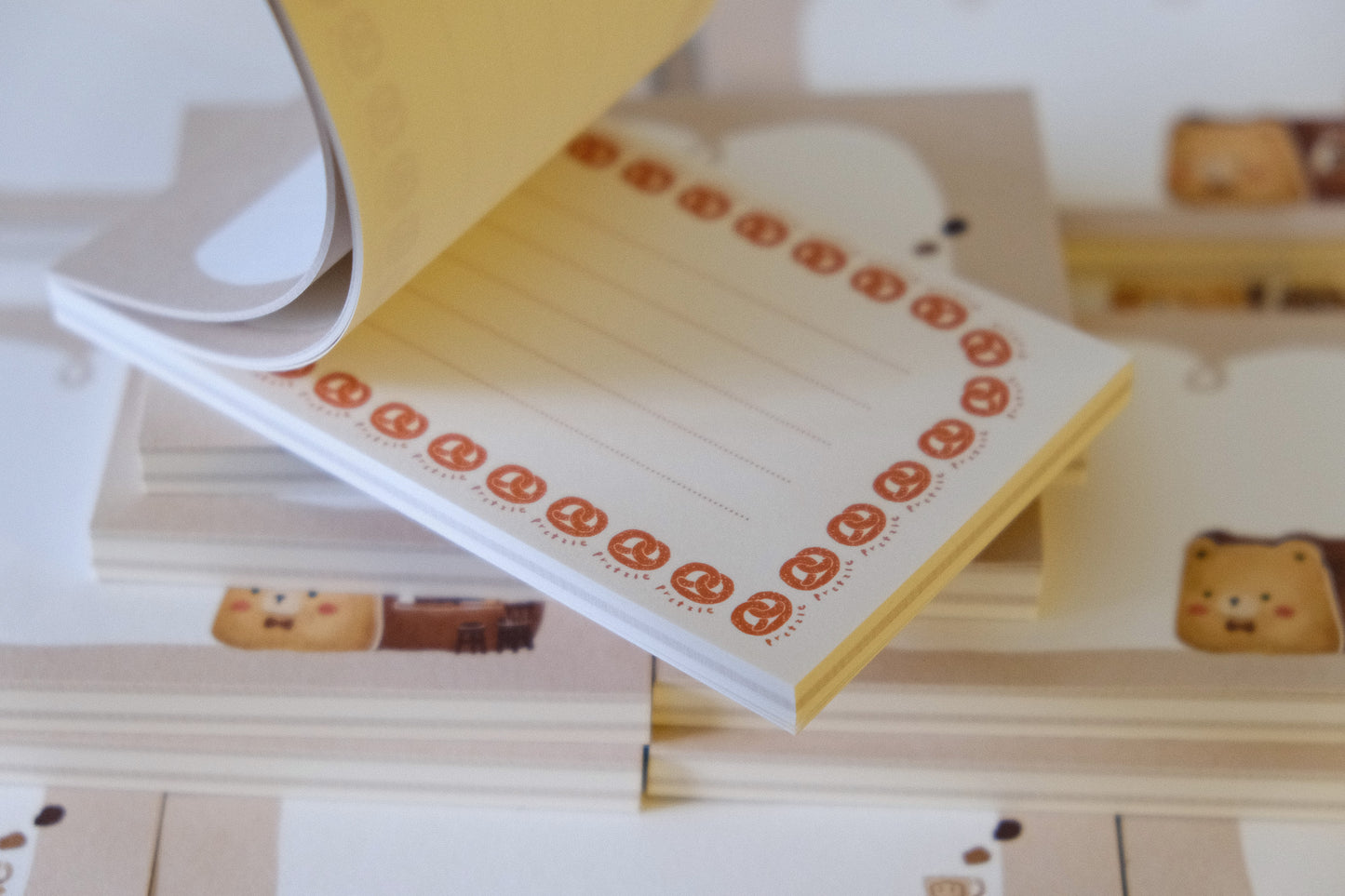 Eileen Tai Memo Pad - Bearkery