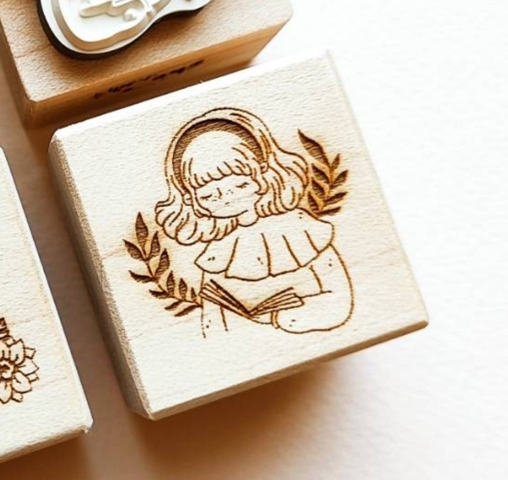 Sho Little Happiness Rubber Stamp - Little Bookworm