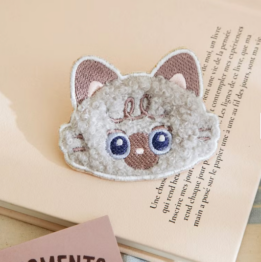 wwiinngg Plush Embroidered Pin - Muni the Siamese Cat