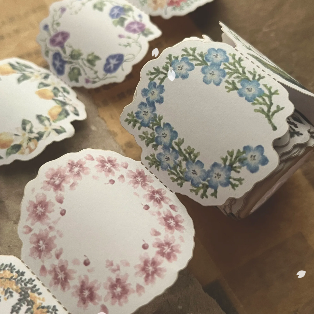 Breezy Studio Die Cut Memo Roll - Blossom